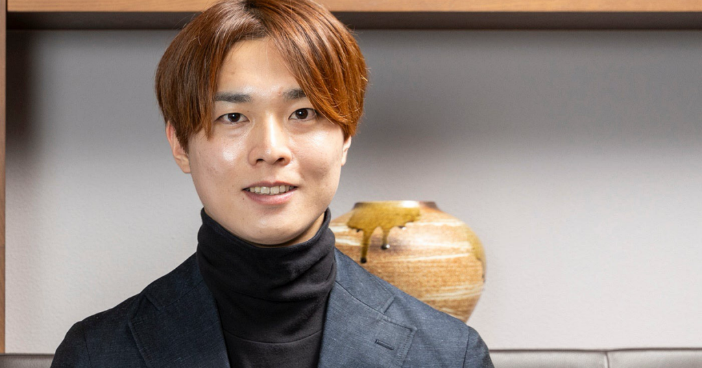 紙上健吾とは？「けんご小説紹介」の経歴と本を動かす人気TikTok動画