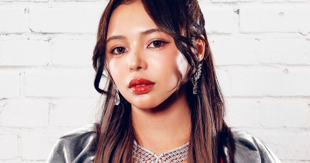 momohahaとは?一人芝居・美容・ファッションと公式SNSを解説