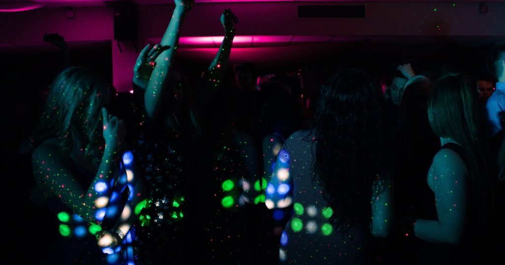 Hugダンスの振り付けは誰?空音の元曲と2026年の参加投稿